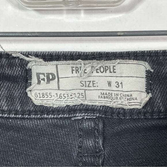 Free People Black Studded Jeans Distressed, Raw Hem Size 31. Excellent condition - Picture 5 of 8